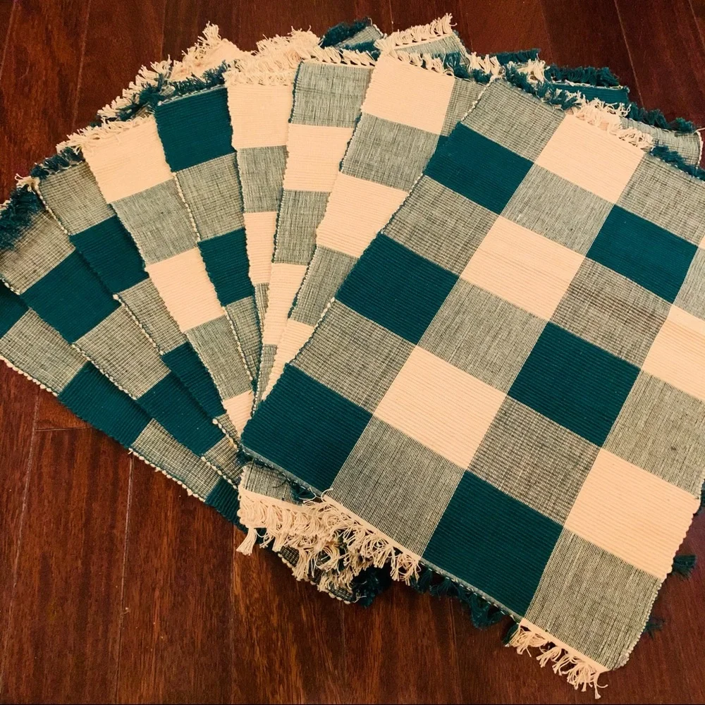 NWOT Crate & Barrel Vintage Five Green and Tan Placemats